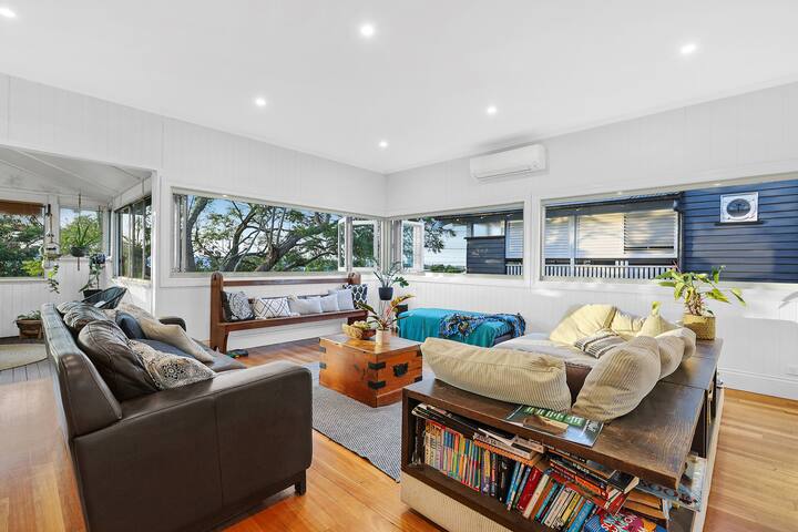 large Character home with City views gallery image 3