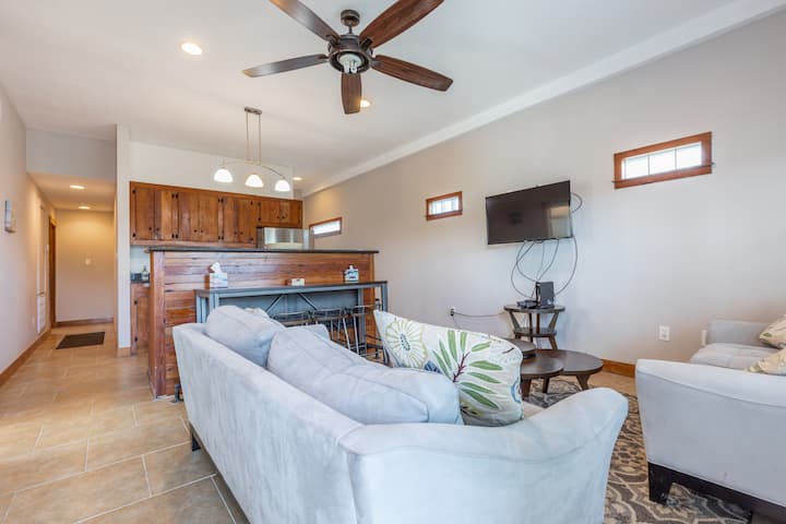 Blue House By The Beach - Downstairs Unit - Galveston, TX