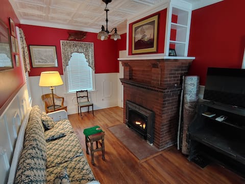 Popular Airbnb listing: 1or2BR; spa tub; heart of Ellsworth; NO HOST FEES! in Ellsworth