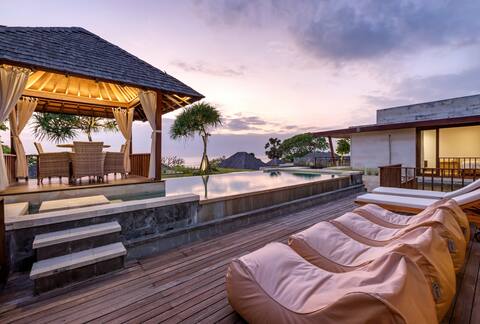 Oceanfront 3 BR Villa in Seminyak with Breakfast
