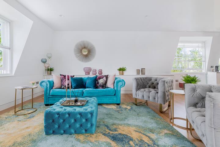 Covent Garden Extreme LUXXE Nomads HUGE Retreat gallery image 2