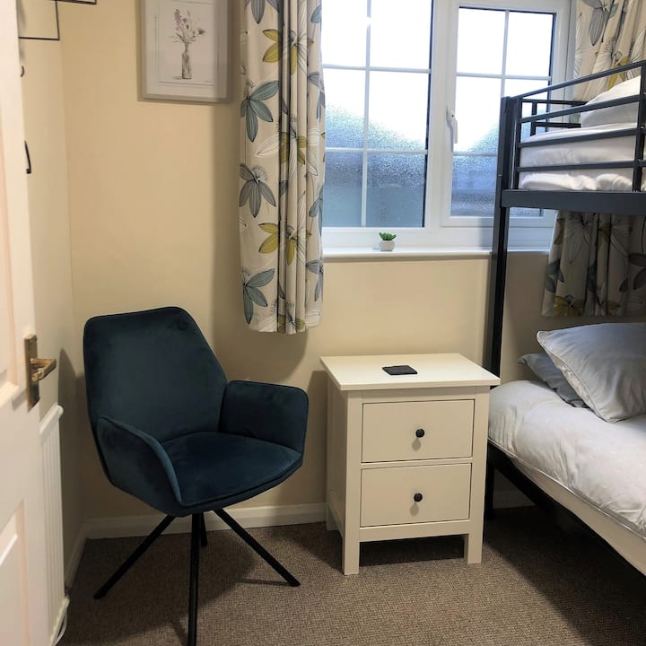 חדר שינה 2 - מיטות קומתיים