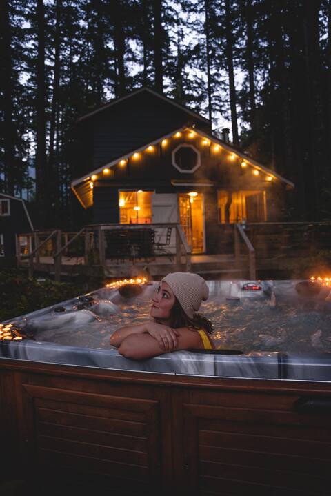 Amos Cabin - luxury in the mountains on the river.