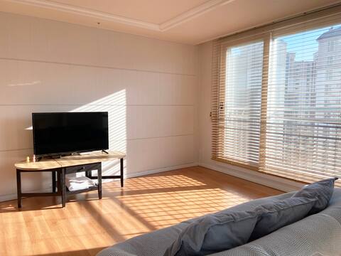 Large Apt. Awesome nature nearby, Pangyo