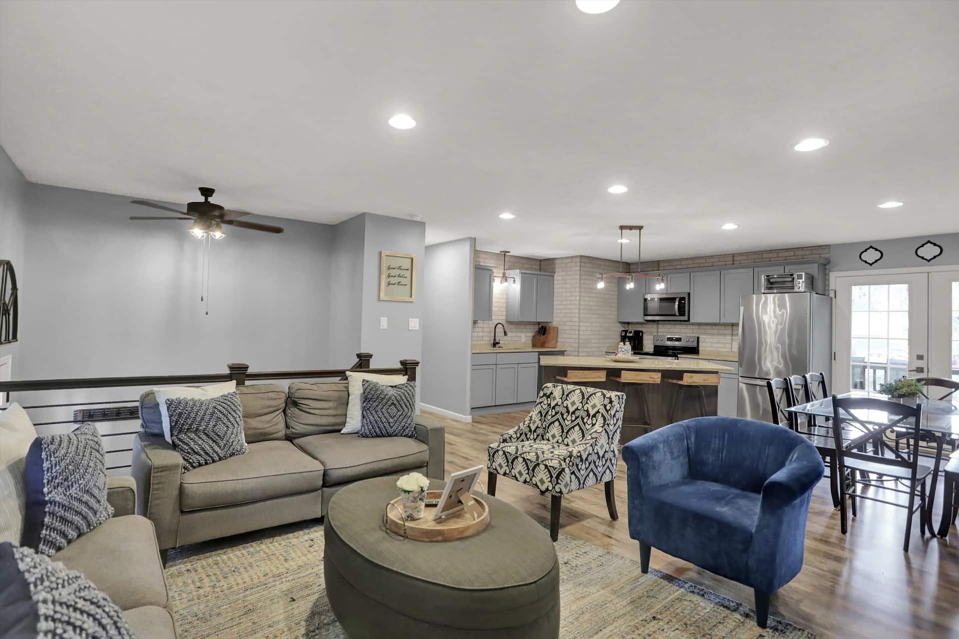 Dwntwn Westfield Family home close to GrandPark and local entertainment
