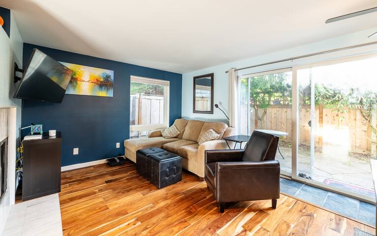 Long Term:Alki Beach,Roofdeck,Garden,Prkng,Firplac gallery image 3