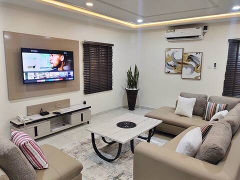 The Leneade - Plush Apt. 2 (City Centre/Wuse 2)