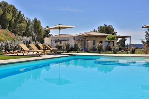 Villa Rozie, superb sea and hill views, 4*