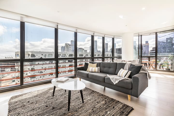 KULA Superior 2B Apartment Docklands