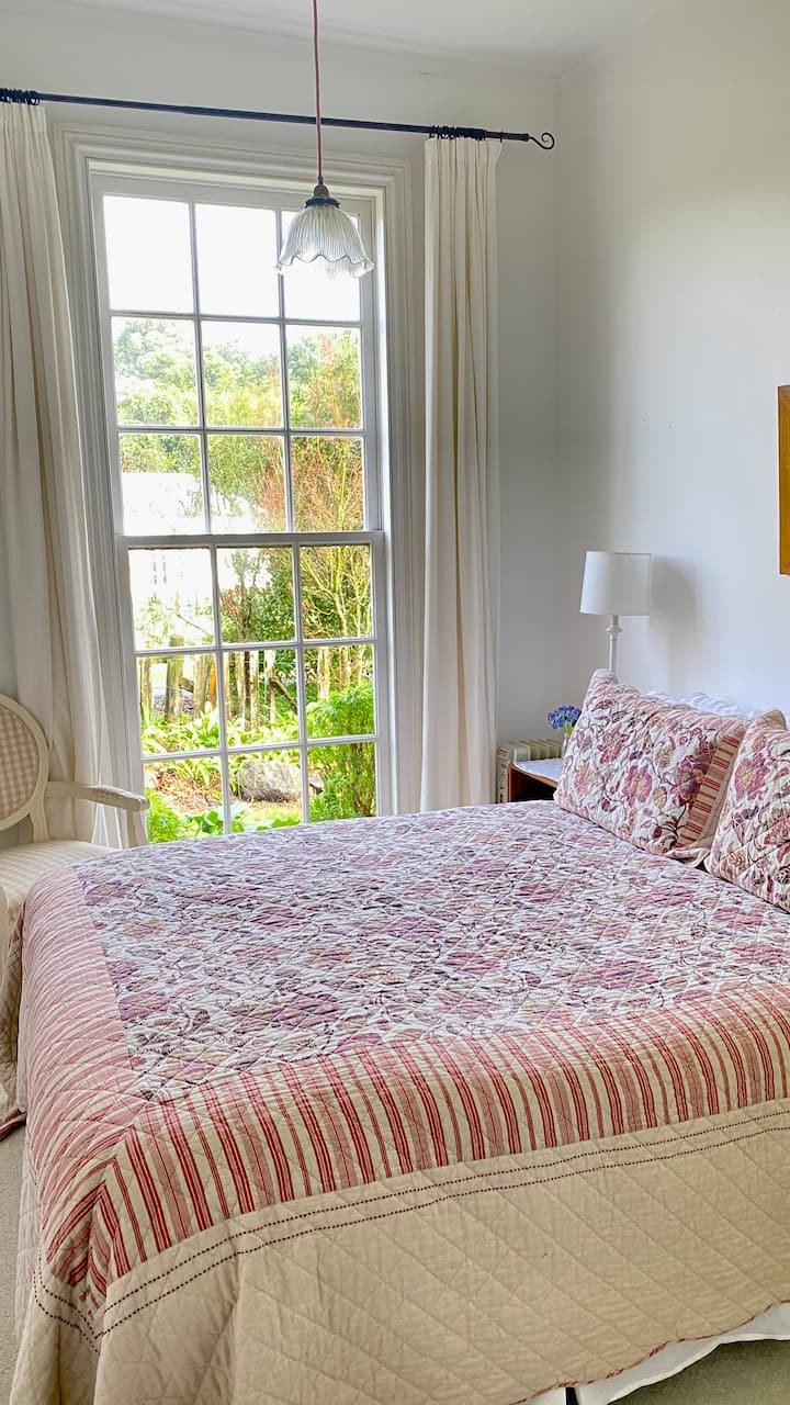 Chumba cha kwanza cha kulala