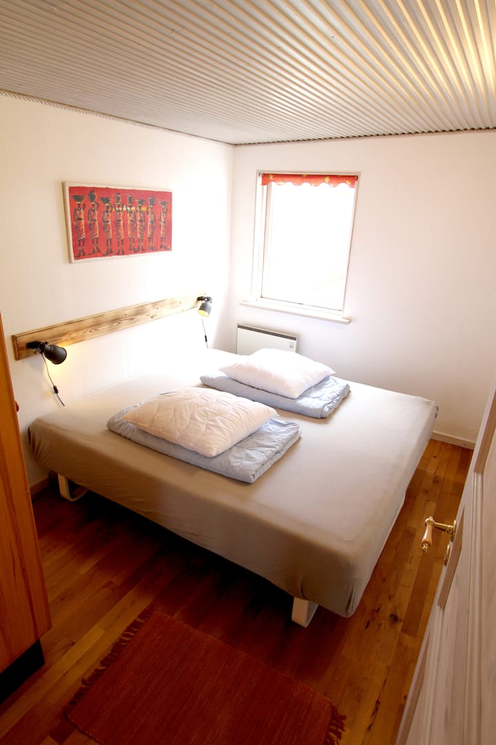Schlafzimmer 1