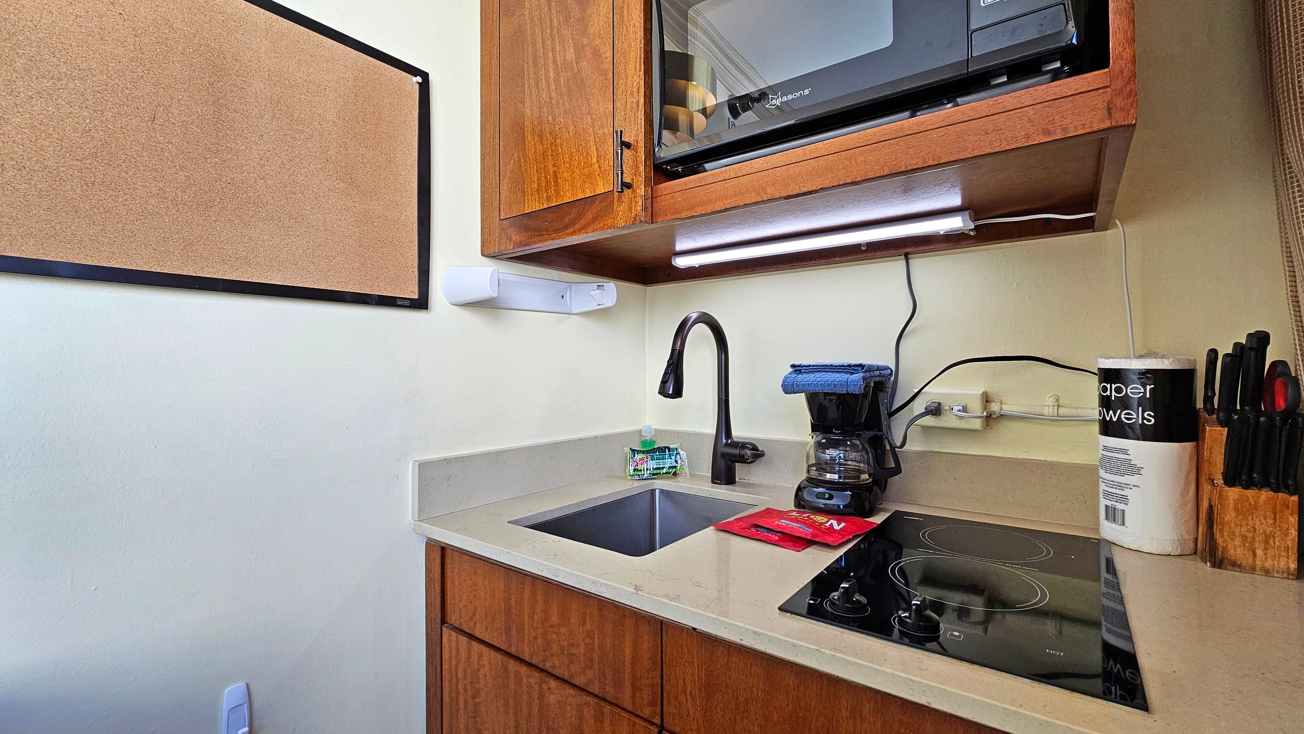 Condo in Honolulu · ★4.93 · 1 bedroom · 1 bed · 1 private bath - Image 7