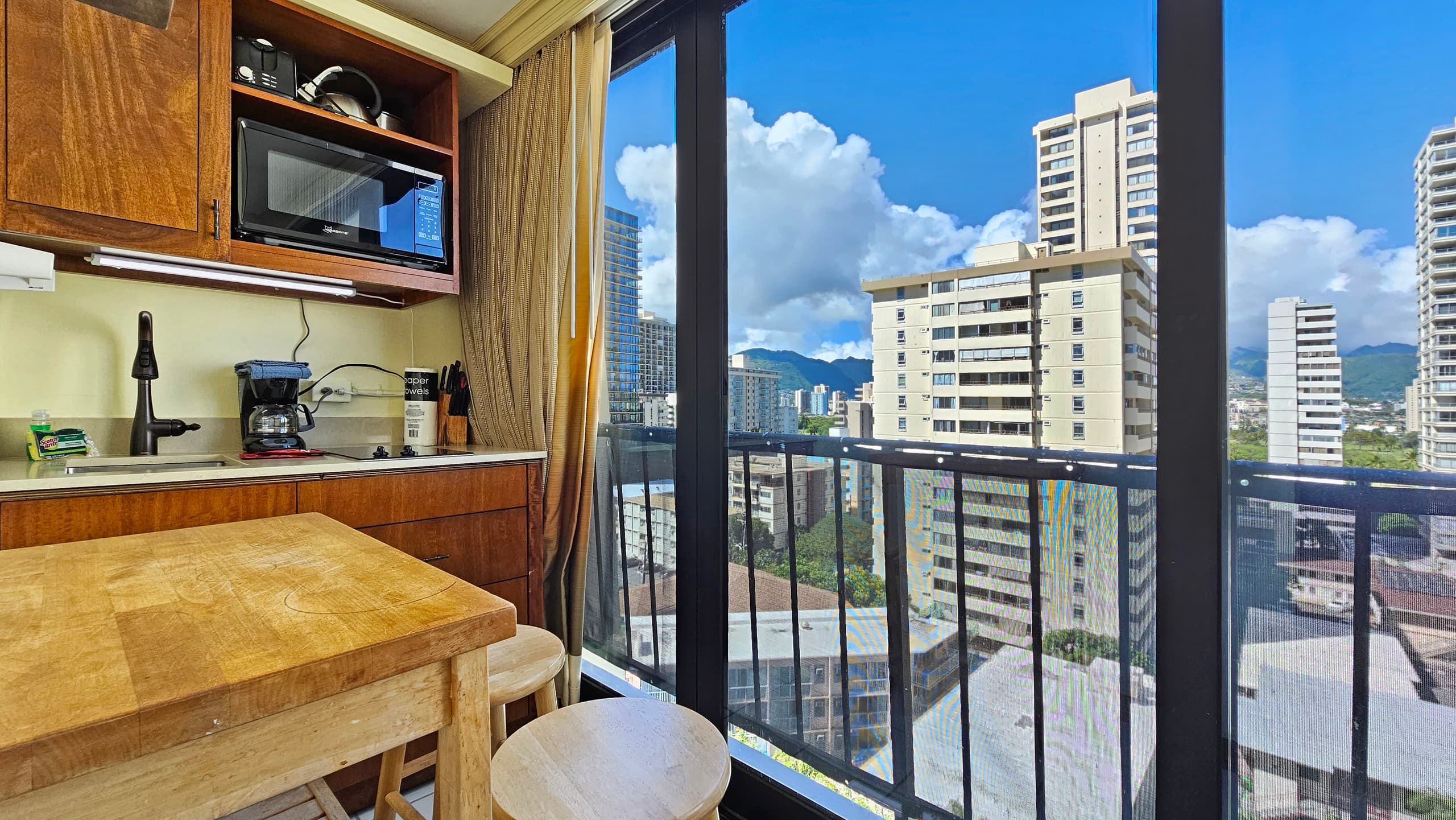 Condo in Honolulu · ★4.93 · 1 bedroom · 1 bed · 1 private bath - Image 10