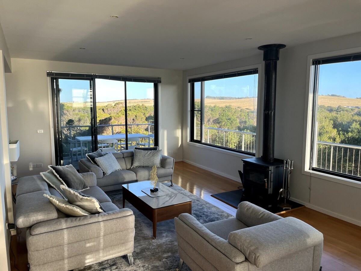 Top performing Airbnb: Breeze House - Smiths Beach in Smiths Beach