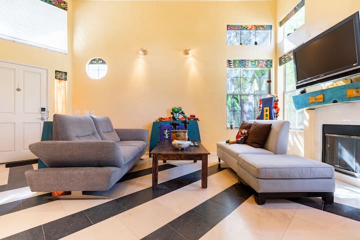 2 Furnished Rooms, 2 Private Bathrooms - Laguna Hills, CA