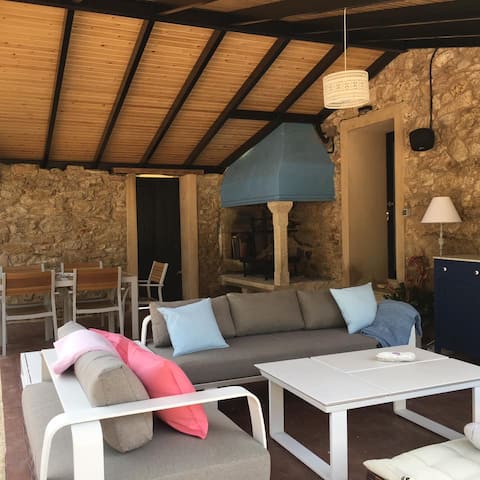 Anuncio de Airbnb popular: Casa Nicolás en Ribeira