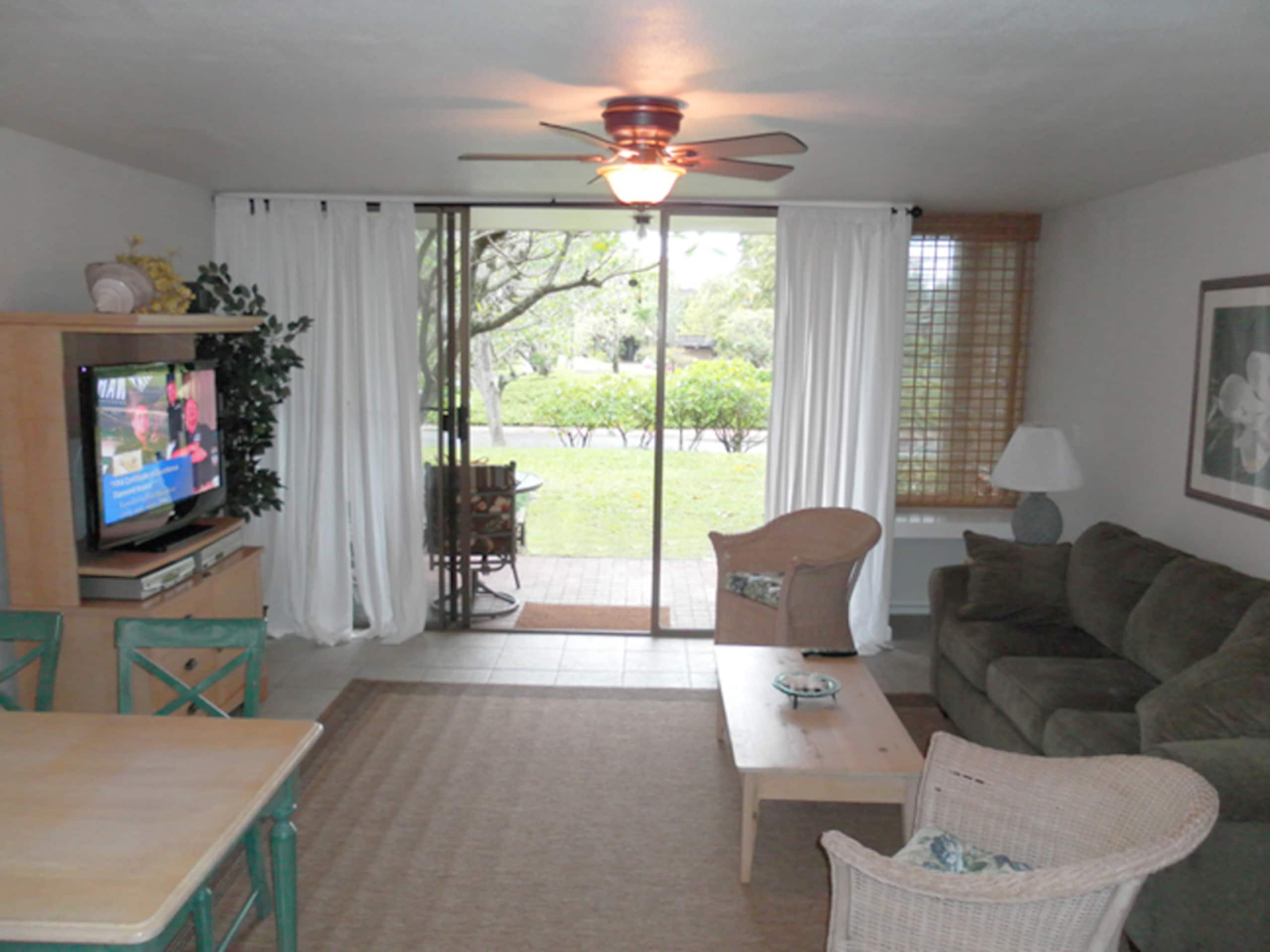 Condo in Kahuku · ★4.39 · 1 bedroom · 2 beds · 1 private bath - Image 4