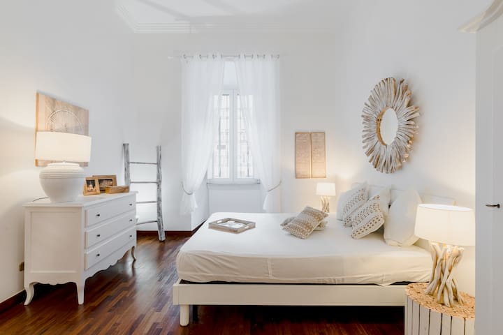 Campo dei Fiori 11 people – Charme