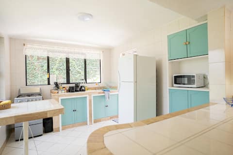 Top performing Airbnb: Comfortable suite with an excellent location in Guadalajara