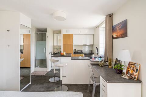 Popular Airbnb listing: Peaceful studio with garden near Lyon in Oullins