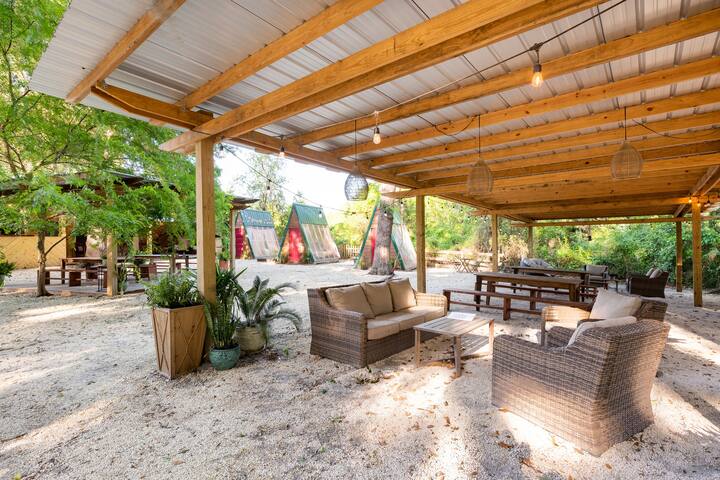 Cassie Peech and Company managed Airbnb listing 3