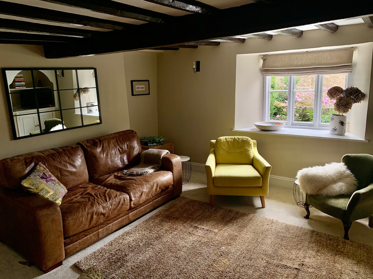 Propiedad de Airbnb exitosa: 3 bed - beautiful Cotswold stone cottage en West Oxfordshire