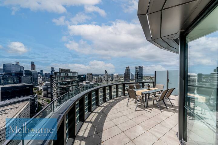 The Real Sub Penthouse 3 BR Apt City & Sea Views gallery image 2