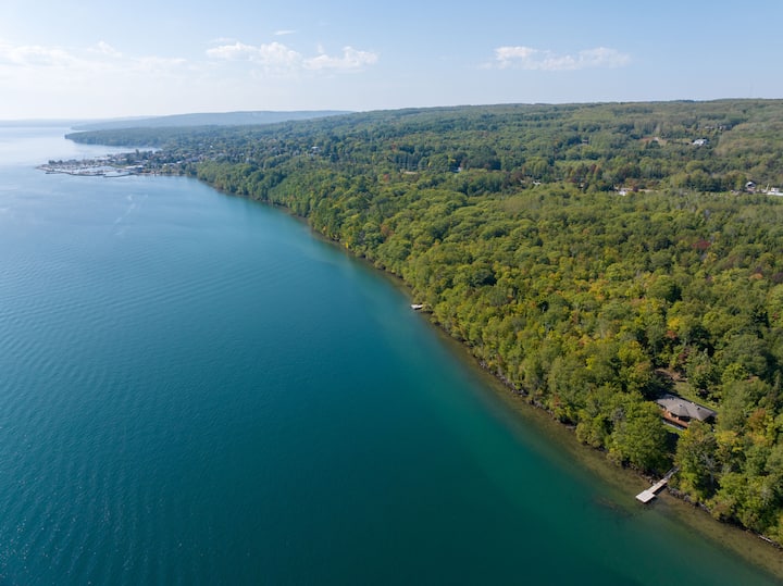 Bay Top Lake House Spacious Lakeshore Home
