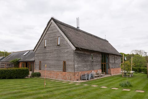 Liston Hall Barn -Beautiful Converted Barn