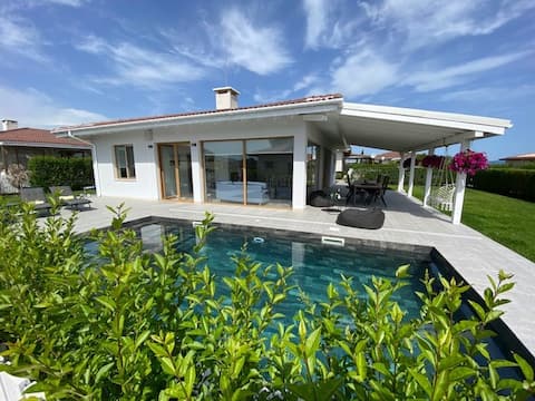 TARFA Luxury Villa 400m from sea