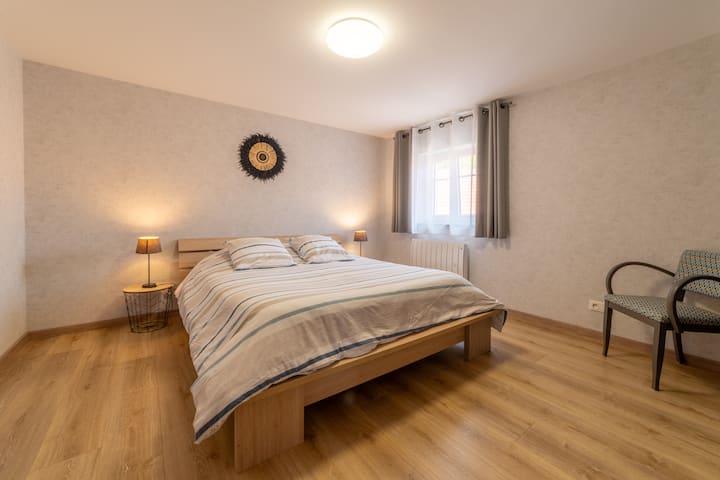 Spálňa 1
manželská posteľ