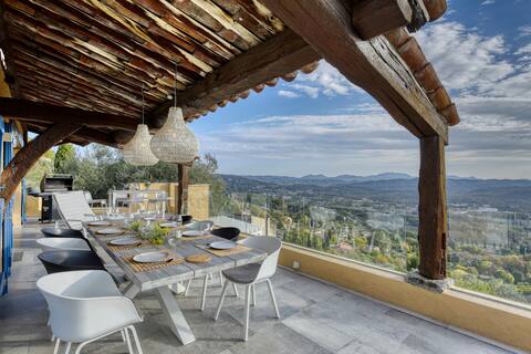 Luxury and charming Villa with stunning view