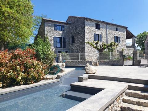 GITE in stone building for 12 people