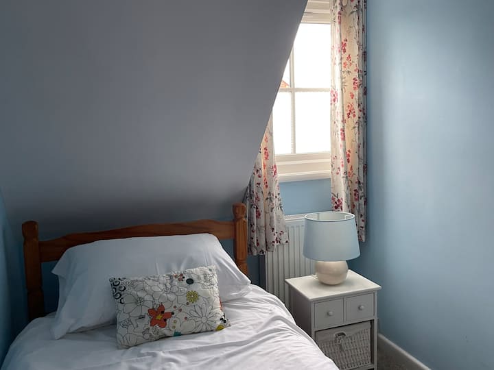 Единечна спална соба