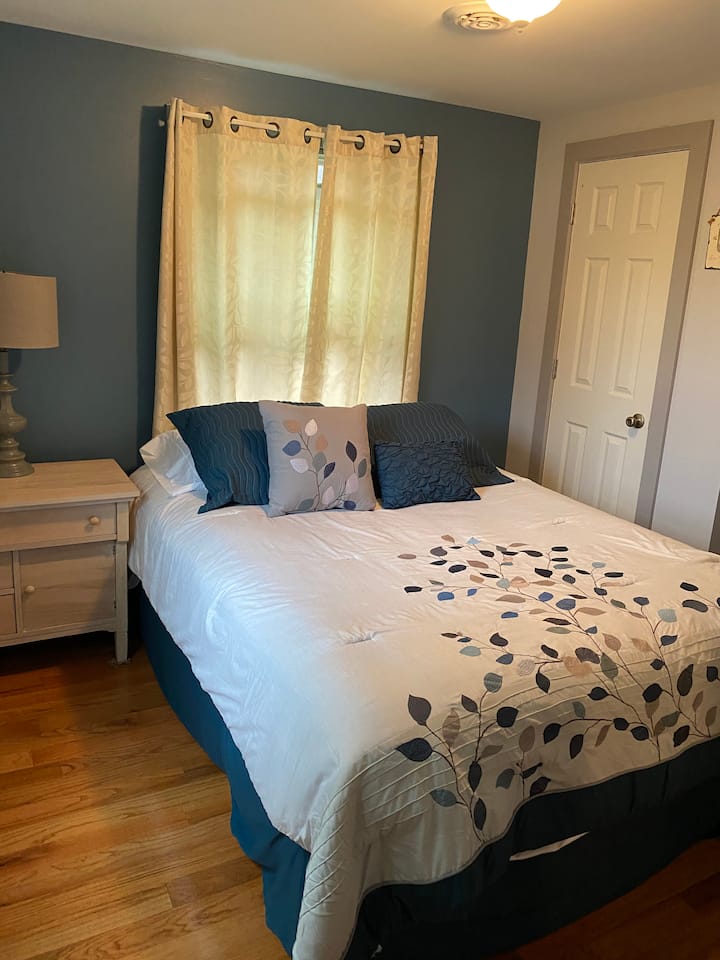 Angola on the Lake Vacation Rentals & Homes New York, United States