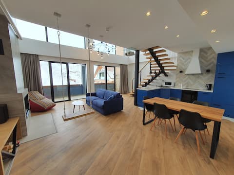 George Snow Apt (112m², fireplace, ski slope view)