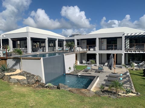 5* luxury villa, 2 pools and hotel services