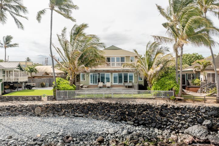 Designer oceanfront home in the heart of Paia