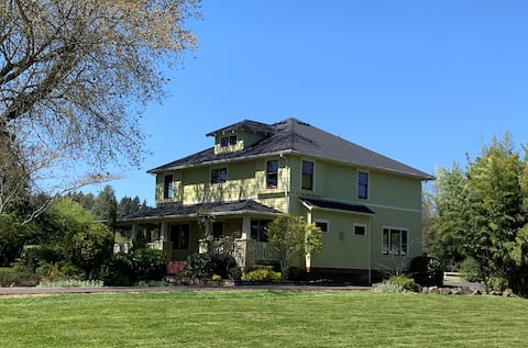 Warren Oregon Guest Cottage Private and Quiet