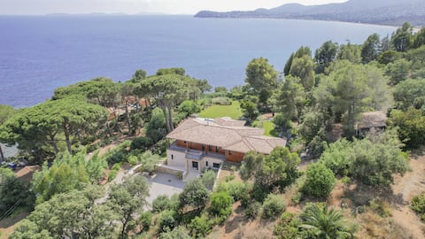 Villa Blanche Luxury • Beachfront