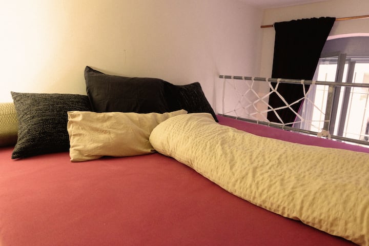 kingsize bed 180x200 on sleeping plateau