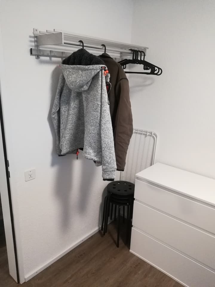 Rafu ya chumba cha kulala