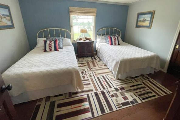 غرفة النومرقم7 بسريرين بحجم كبير