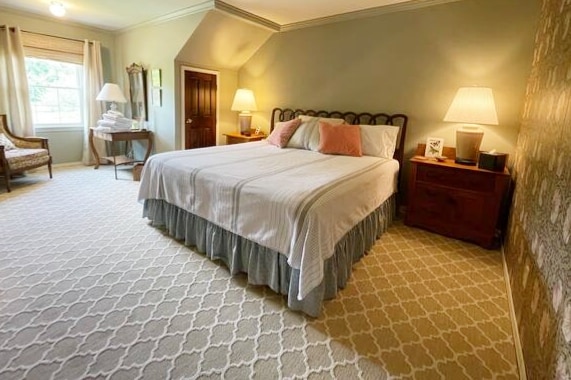 غرفة نوم رقم6 بسرير بمقاس كبير