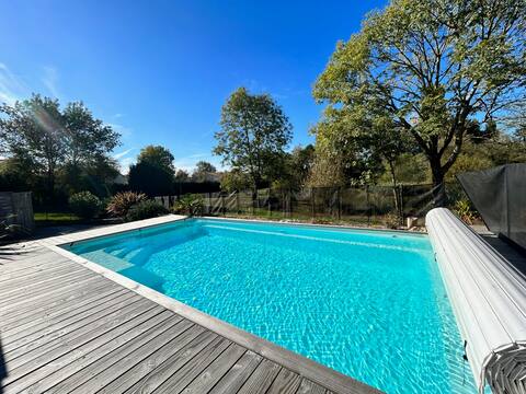 Maison Piscine & Jacuzzi - Etang- 35 min Puy du Fou