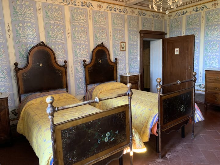 Izba s 2 lôžkami na druhom poschodí