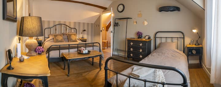 חדר לואי, משולש, מיטה זוגית 160x200 ומיטה אחת 90x200 