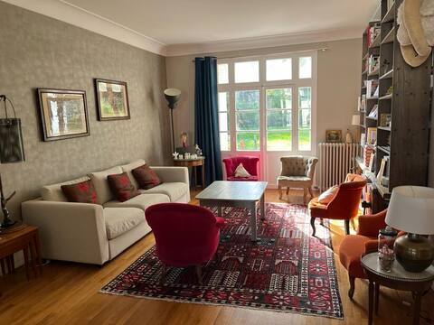 Large, cozy family home, Loire River