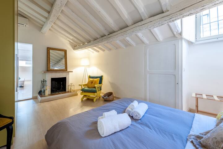 IREX Trevi Fountain Penthouse near Spanish Steps gallery image 5