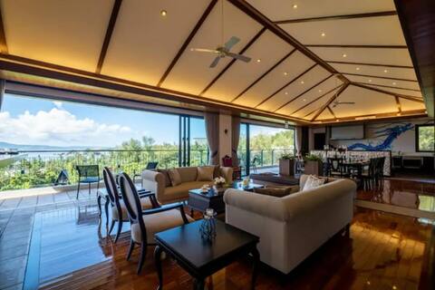 Extended floor space with a stunning view of the west coast, greeting you at the "Sky Terrace" at ov